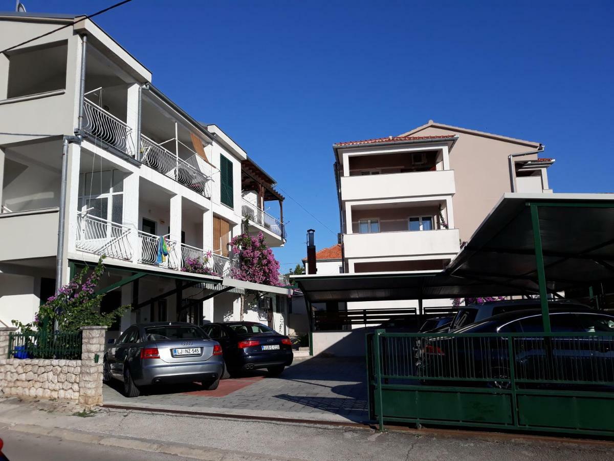 Apartmani Diana Biograd Na Moru Exterior foto